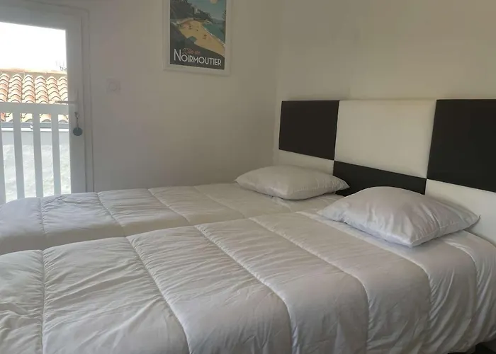 Hébergement de vacances Charmante Maison Rénovée, Proche Plage, Jardin, Terrasse, 3 - Fr-1-224b-193 Barbâtre